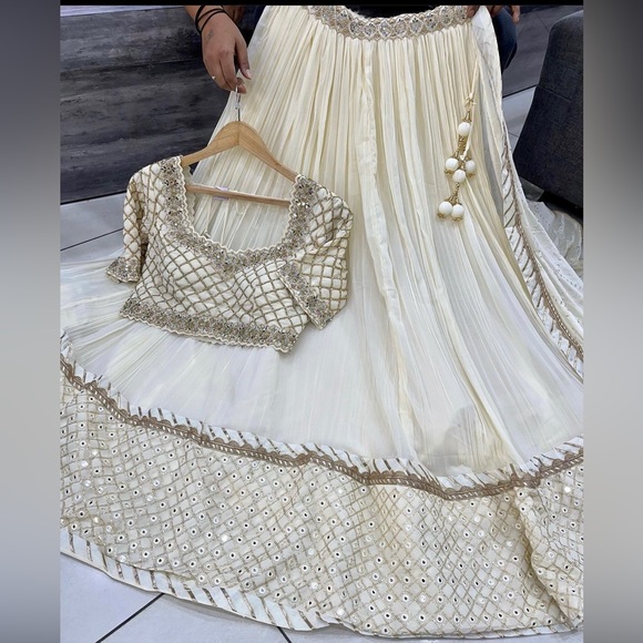 Small - medium Lengha . Brand new - Picture 3 of 12